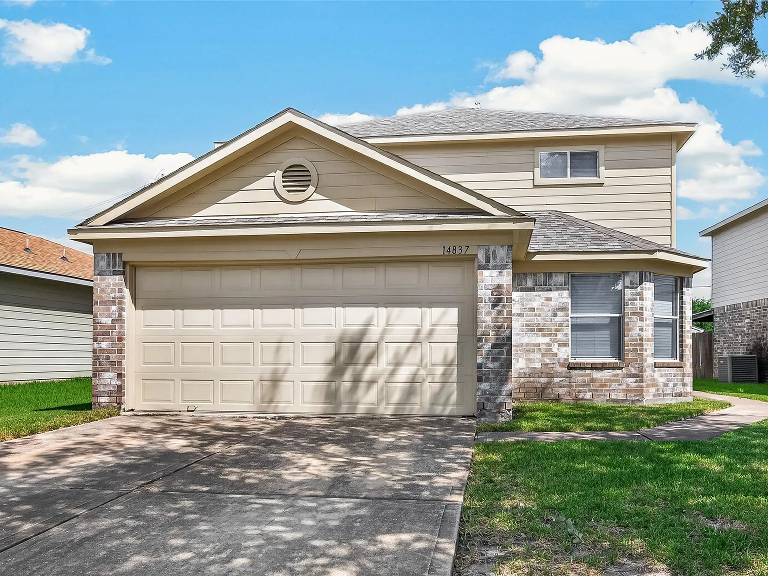 4 bed, 2.5 bath, 2139 sqft, $2,150 — Photo 1