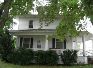 805 Clinton St, Grand Mound, IA 52751