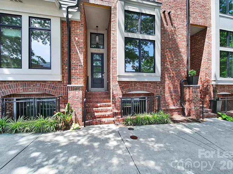 428 E 33rd St — Photo 36