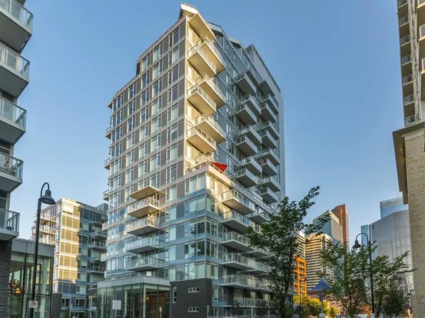 108 E Waterfront Ct SW #803, Calgary, AB T2P 1K7