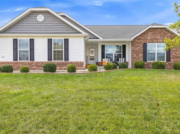 507 Janet Ct, New Baden, IL 62265
