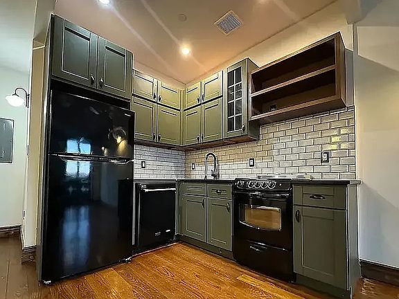 5th image of 871 Grand St #2L