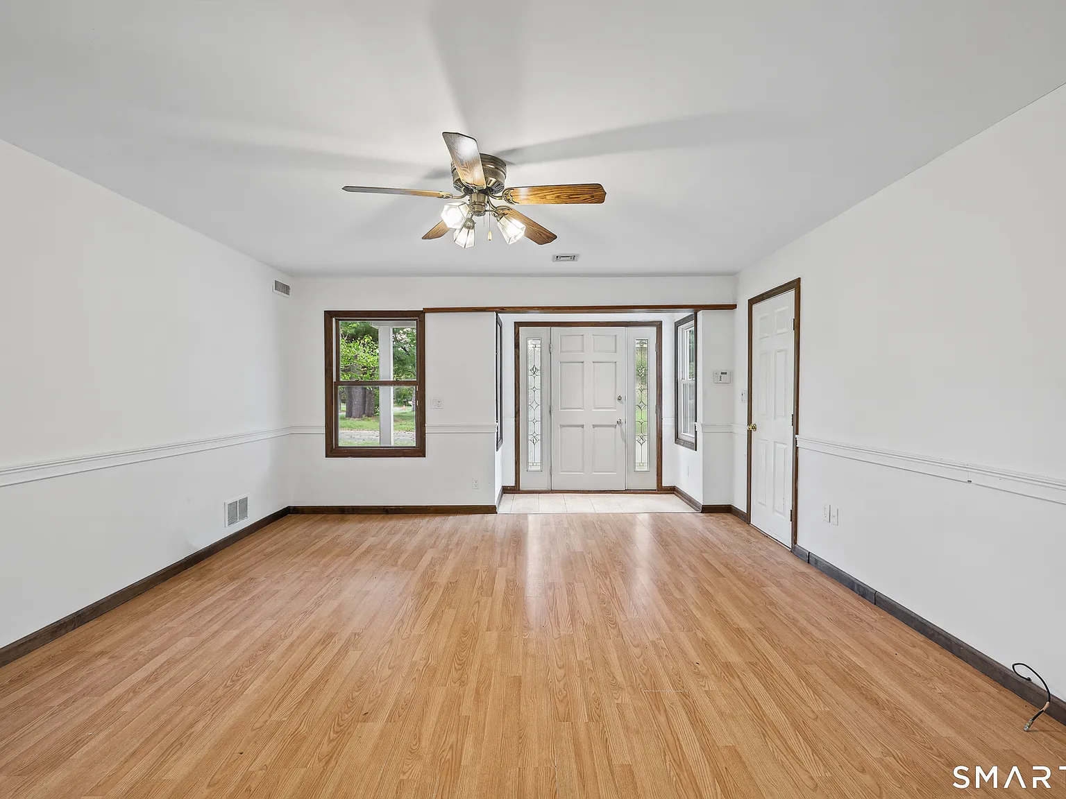 4 bed, 2.0 bath, 3043 sqft, $4,800 — Photo 2