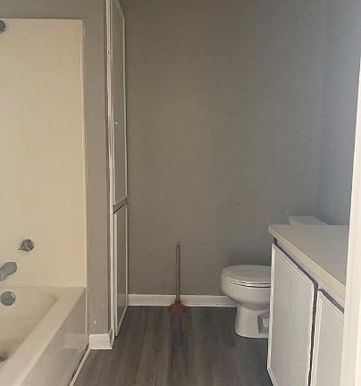 3rd image of 524 N Market St APT 3