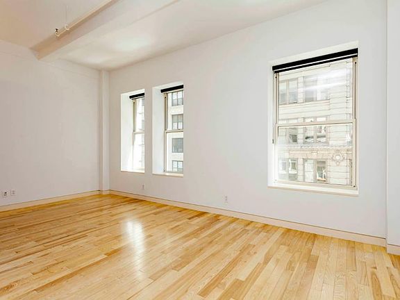 3rd image of 16-20 W 19th St APT 4A