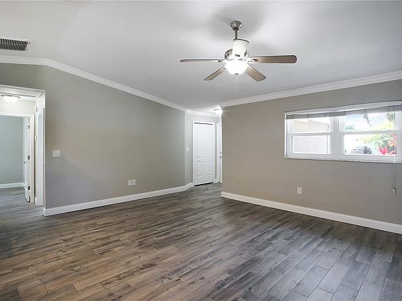 4th image of 9525R 60th Way N