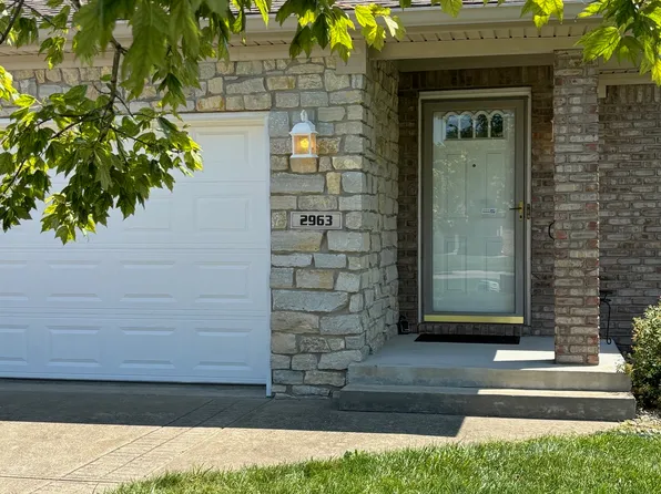 2963 Victory Dr, Columbus, IN 47203