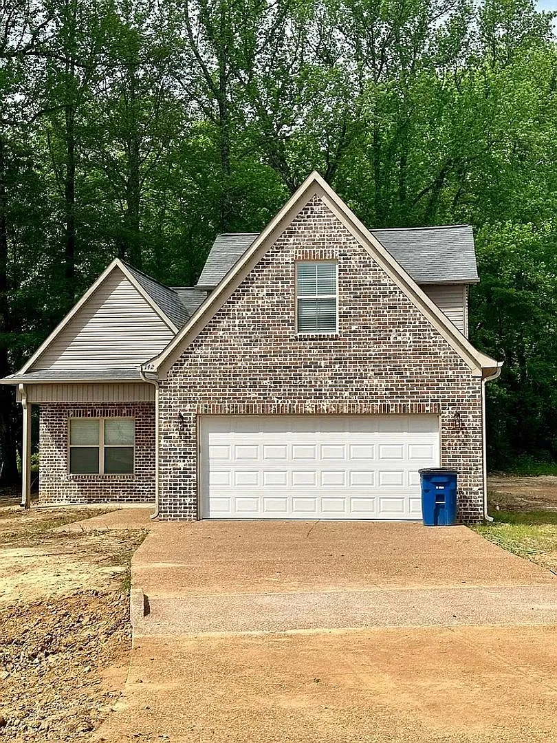4 bedroom 2.5 bathroom in Atoka built in 2023 — Photo 1