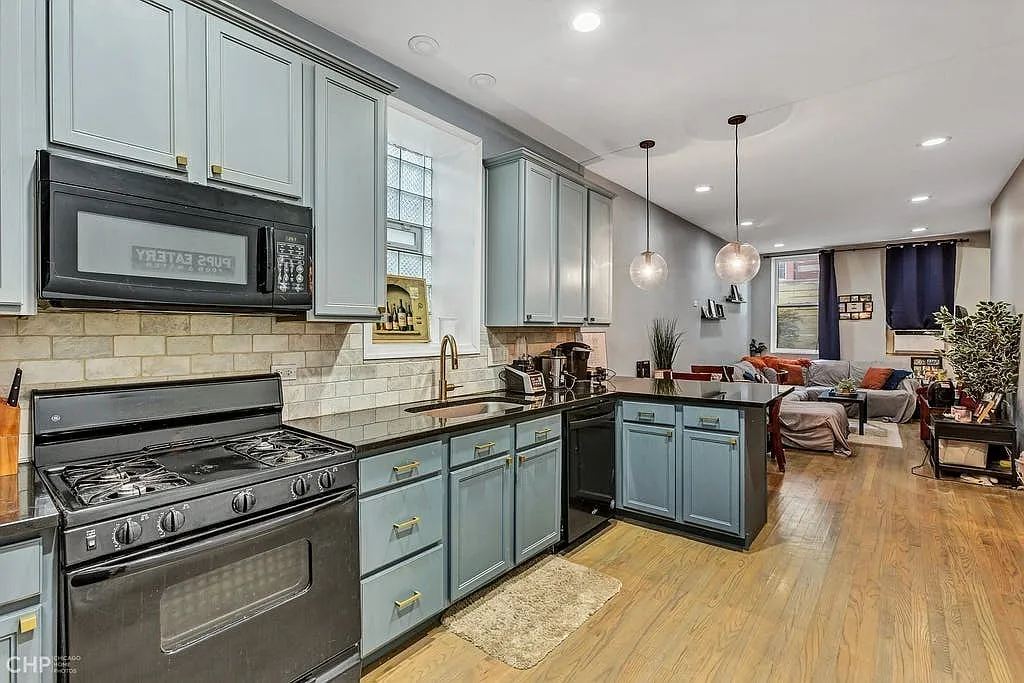 2 bed, 1000 sqft, $1,825 — Photo 1