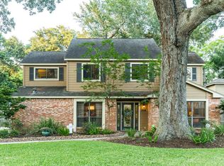 234 Huckleberry Dr, Lake Jackson, TX 77566