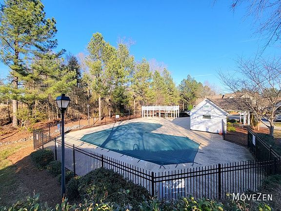 3rd image of 4024 Ashby Ln