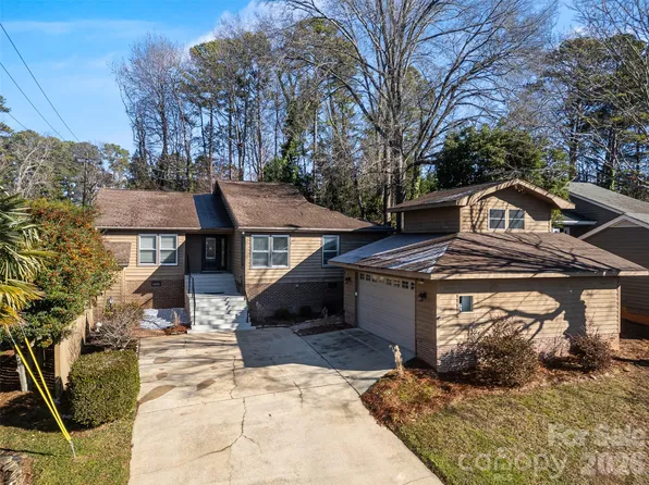 20 Quayside Ct, Clover, SC 29710
