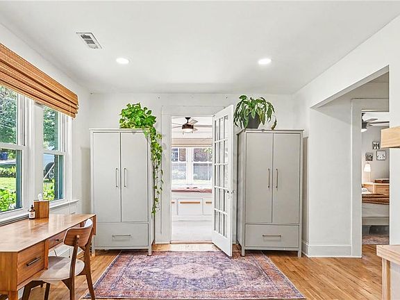 5th image of 3575 Hill St
