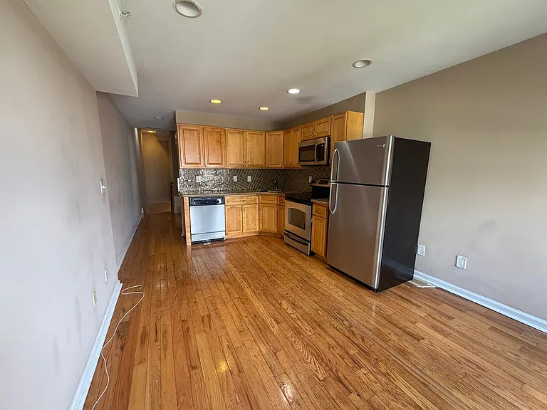 1725 W Berks St — Photo 2