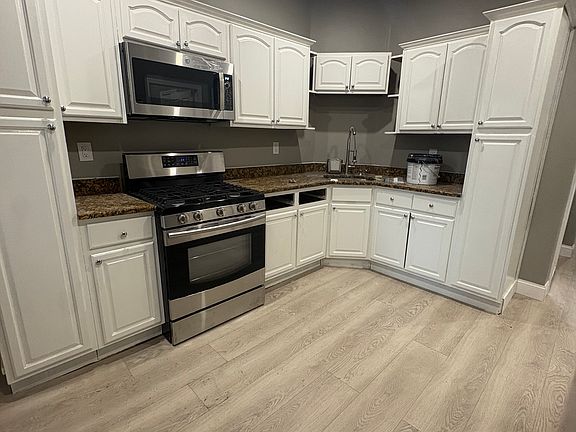 4th image of 329 Hamilton Ave
