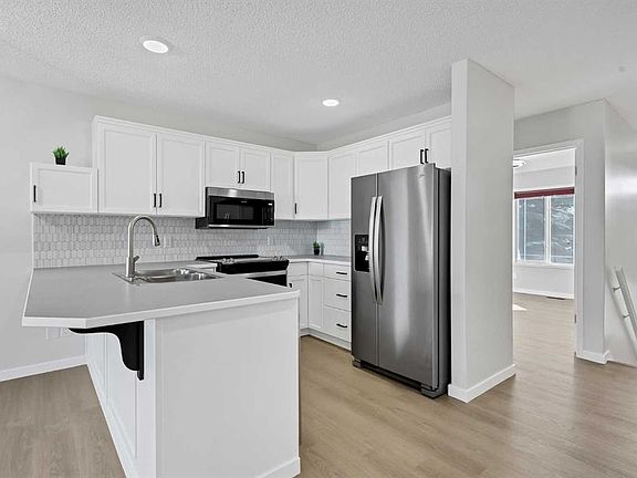 4th image of 389 E Stonegate Way NW