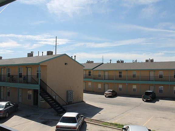 Plenty of Parking - Near NMSU!