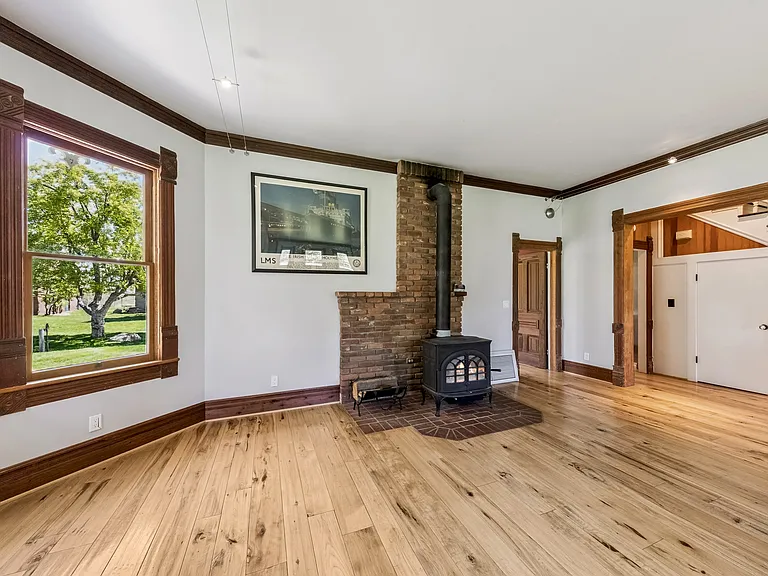 1049 Dressler Ln — Photo 21