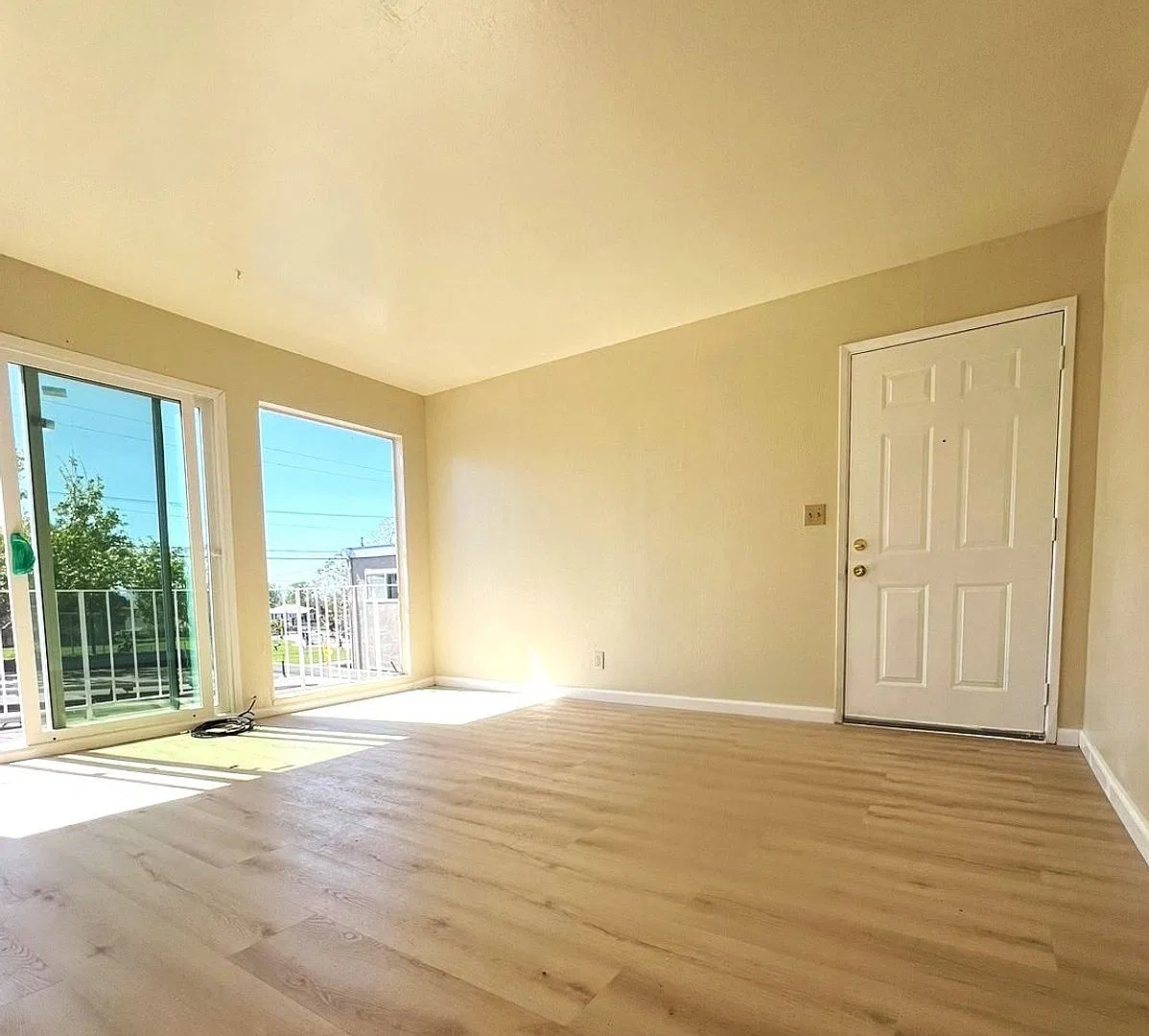 929 Delaware Street, 1735 8th Street — Photo 1