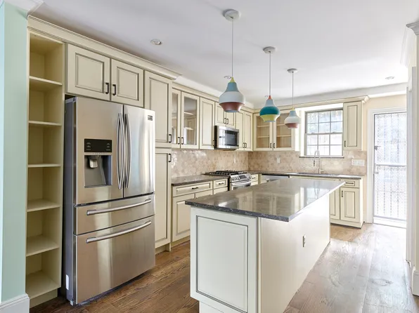 266 West 136th Street image 4 of 25