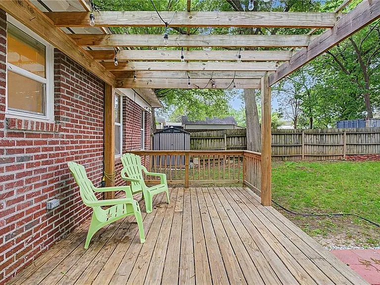 827 Elbert St SW — Photo 25