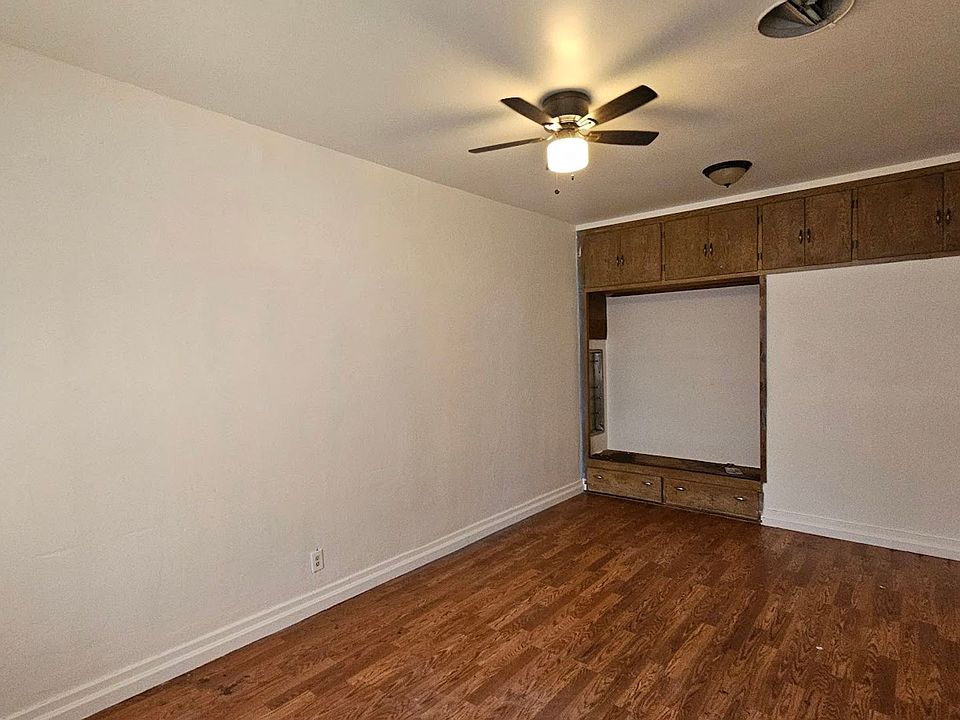 2nd image of 619 San Emidio St