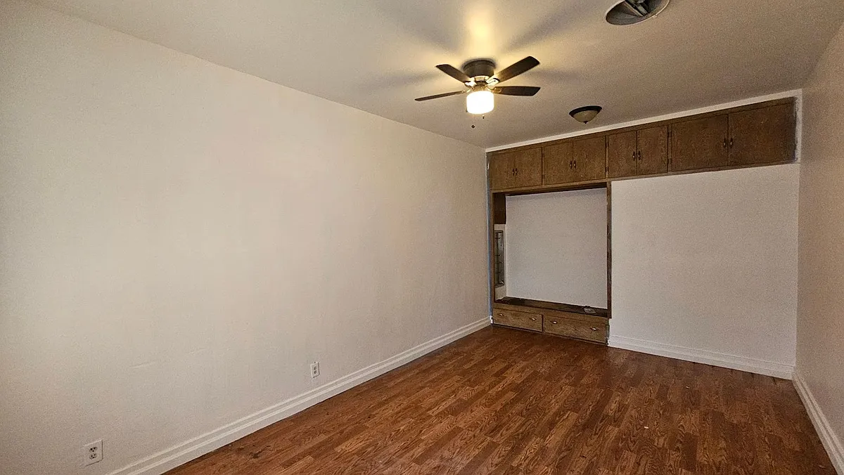 Building Photo - 619 San Emidio St
