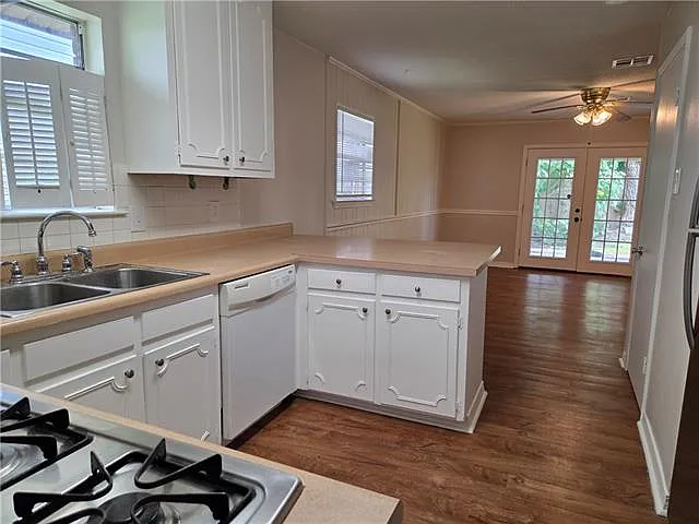 1832 Harvard Ave — Photo 4