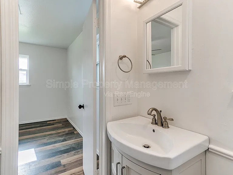 2401 Fedderson Dr — Photo 19