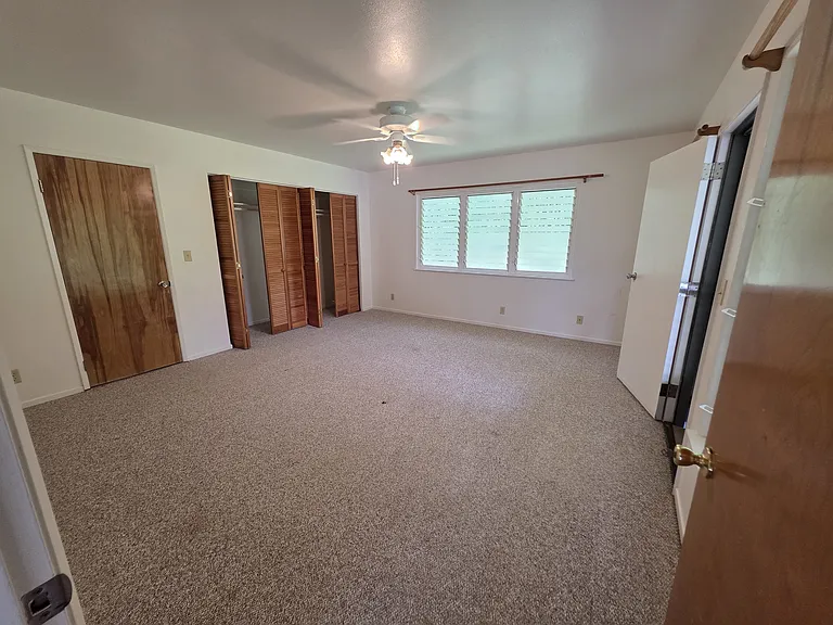 Large primary bedroom