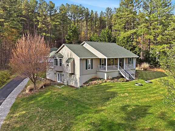 2nd image of 470 Red Hille Way