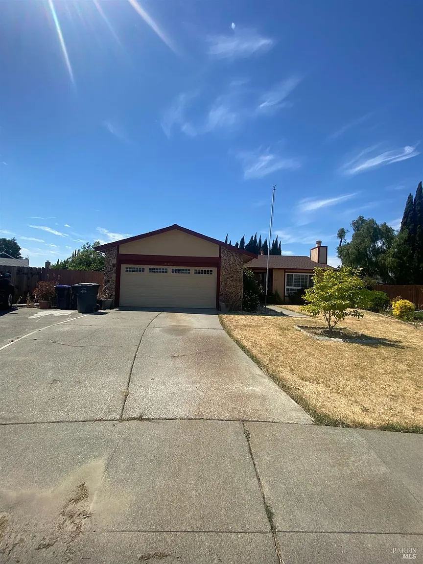1014 Woodlark Ct photo 1