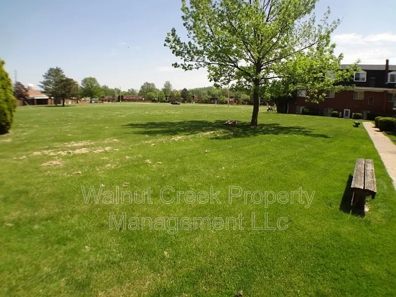 2 bed, 1.0 bath, 1006 sqft, $875 — Photo 3