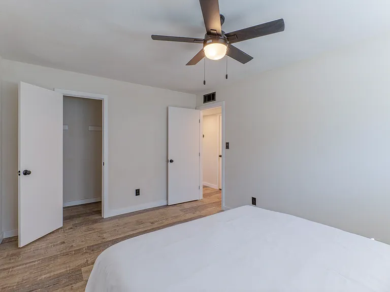 1133 S Farmer Ave #4 — Photo 9