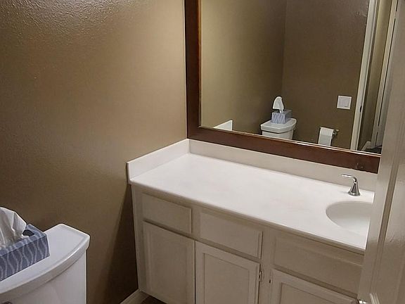 Downstairs 1/2 Bathroom