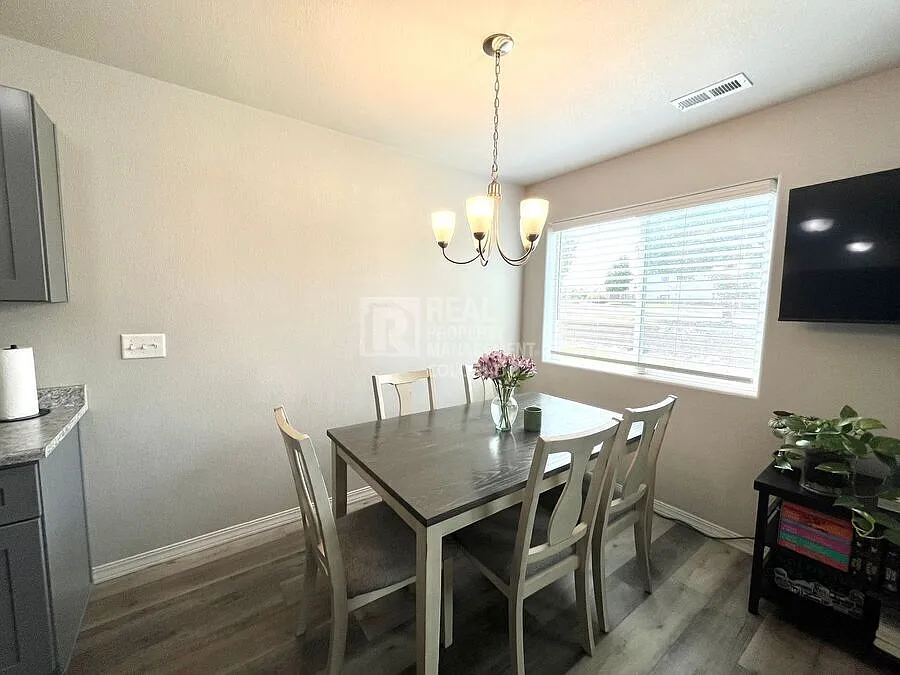 Modern 3 Bedroom Home with Central AC, Garage & Private Patio Near Fort Carson — Photo 3