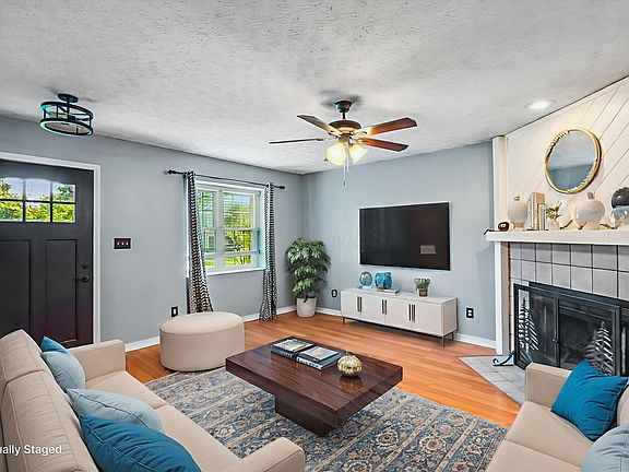 3rd image of 4905 McKenna Ct