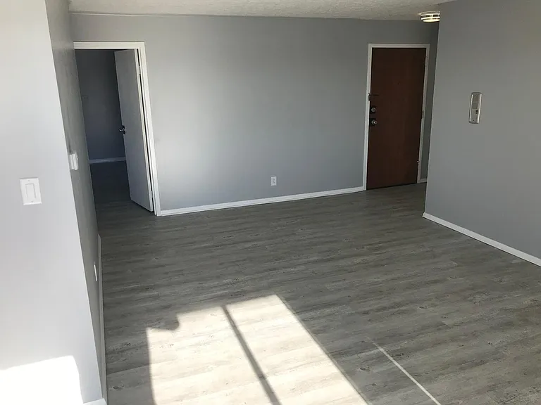 727 W Riverview Ave #401 — Photo 12