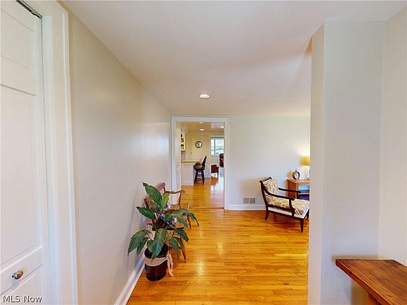 3rd image of 6972 Morley Rd