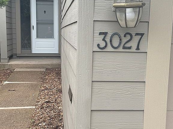 3rd image of 3027 Lakehaven Ct