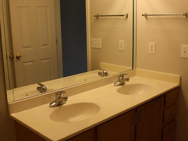 913 Fieldstone Way — Photo 14