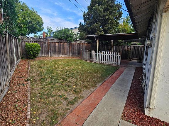 5th image of 2975 Ross Ave
