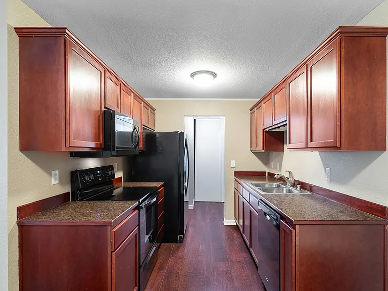 750 N 143rd St #111 — Photo 9