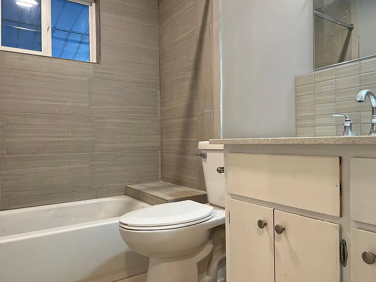 4721 E Hillcrest Dr — Photo 25