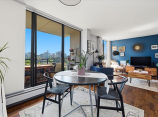 1816 Haro St #1503, Vancouver, BC V6G2Y7
