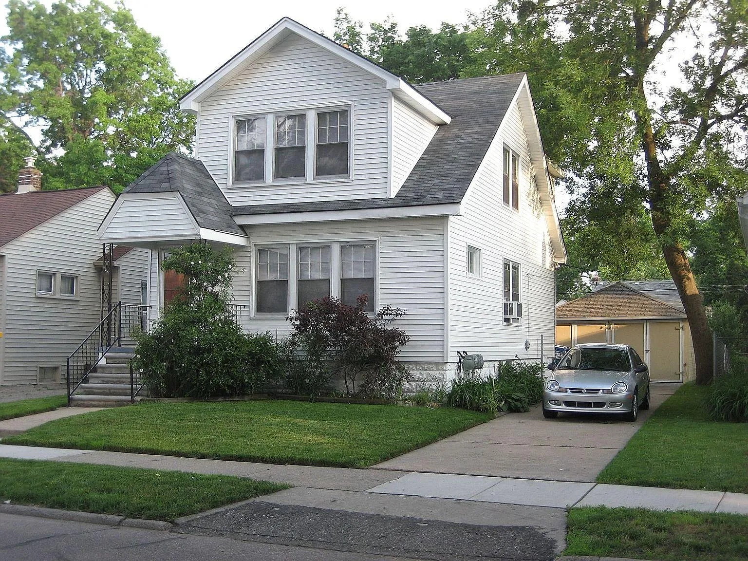 334 E Drayton St — Photo 1