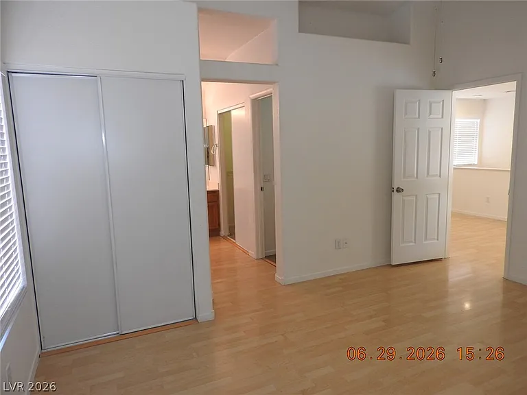 742 Endicott Ct — Photo 24
