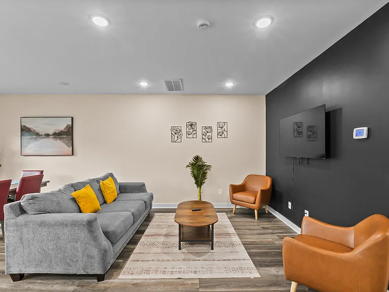 2834 Watauga Ave — Photo 12