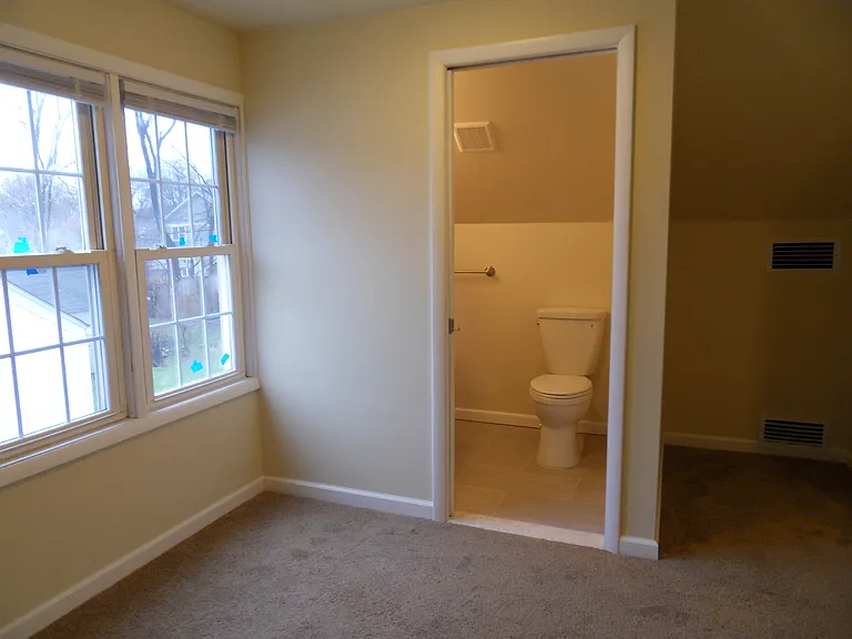 521 N Rembrandt Ave — Photo 28