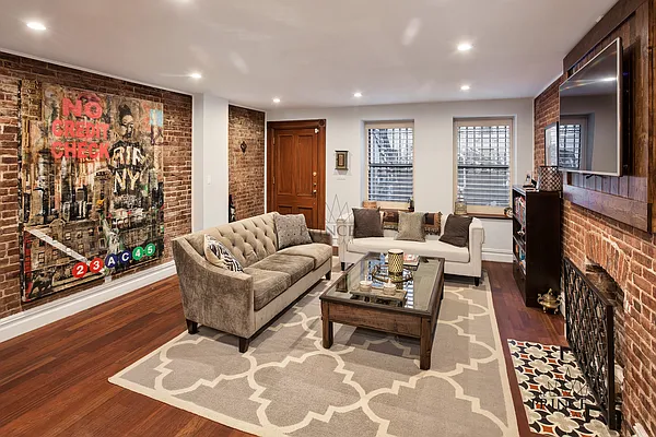 Sold by Compass | media 17